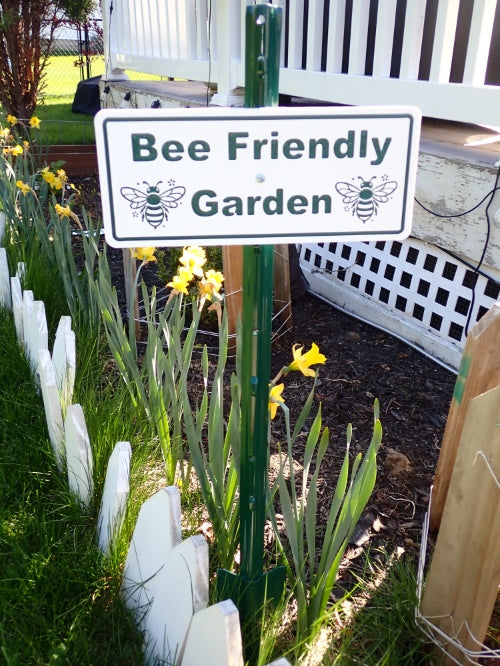Bee Friendly Garden Sign – Weatherproof HDPE Outdoor Decor