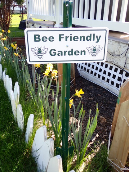 Bee Friendly Garden Sign – Weatherproof HDPE Outdoor Decor